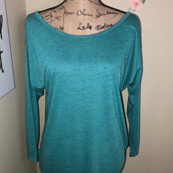 Umgee 3/4 Length Sleeve Tapered Bottom Lightweight Top Size Medium - Picture 3 of 6